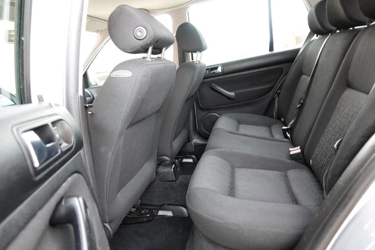 Used 2005 Volkswagen Golf GL image 44