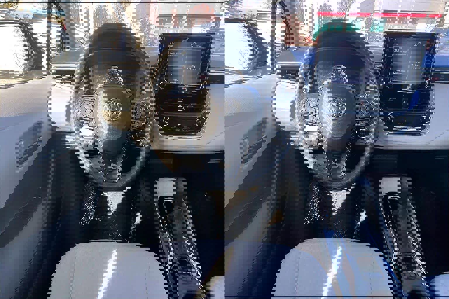 Used 2022 Toyota Corolla LE image 6