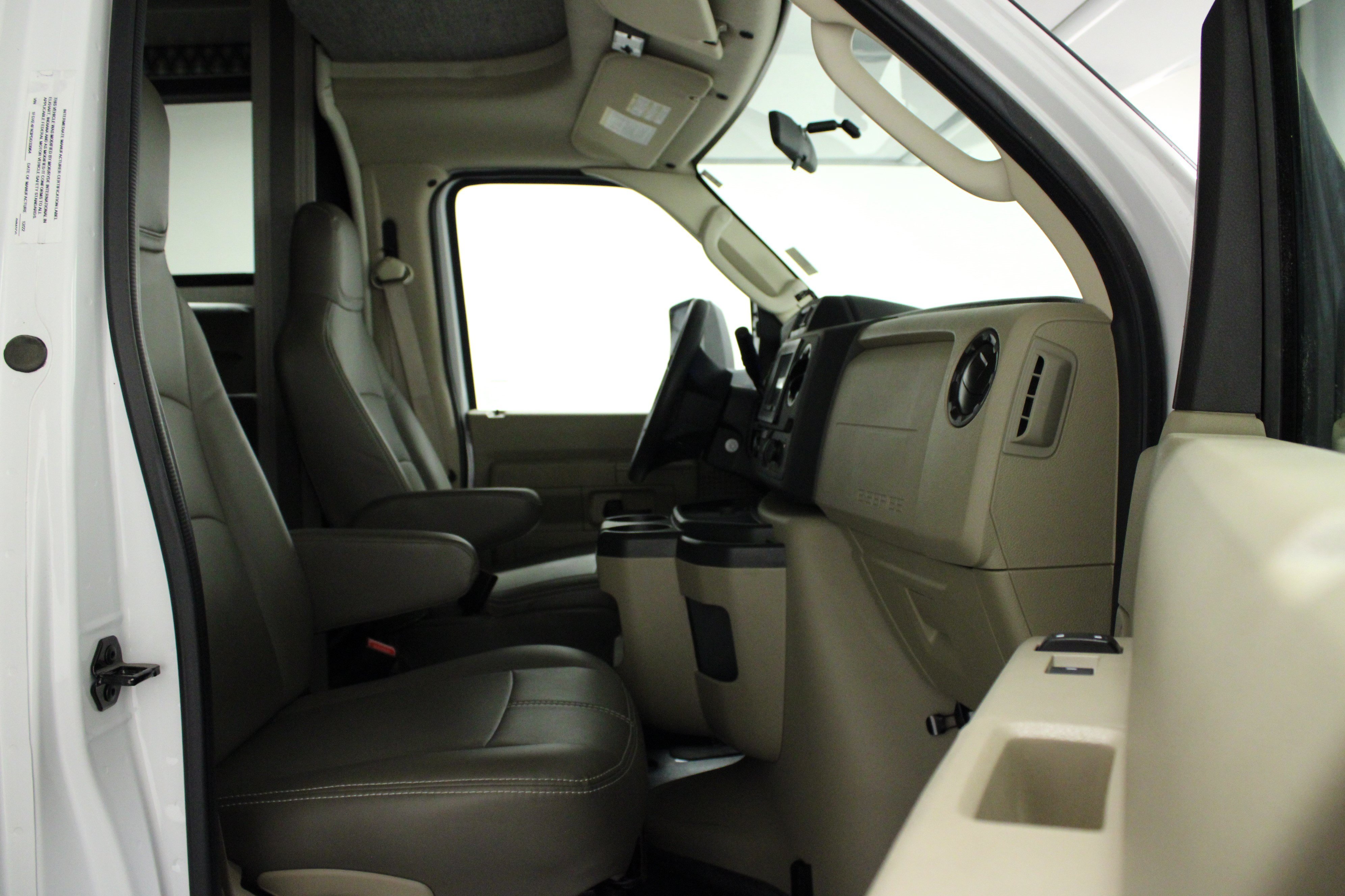 Used 2023 Ford E-450 and Econoline 450 Super Duty w/ Motorhome Prep Package RWD image 11