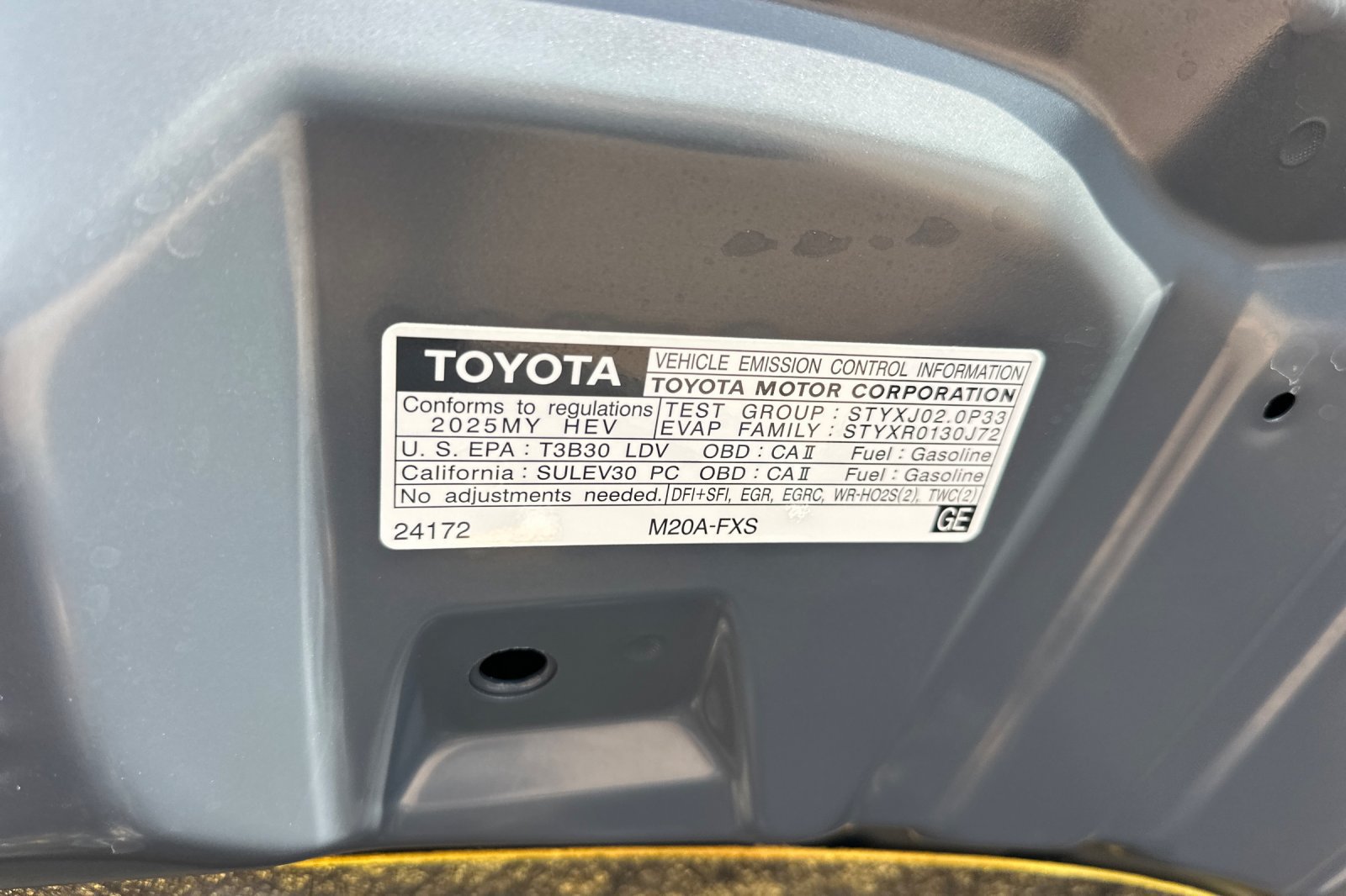 Used 2025 Toyota Prius LE FWD image 33