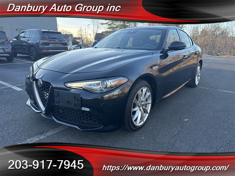 Used 2022 Alfa Romeo Giulia Ti AWD/4WD image 1