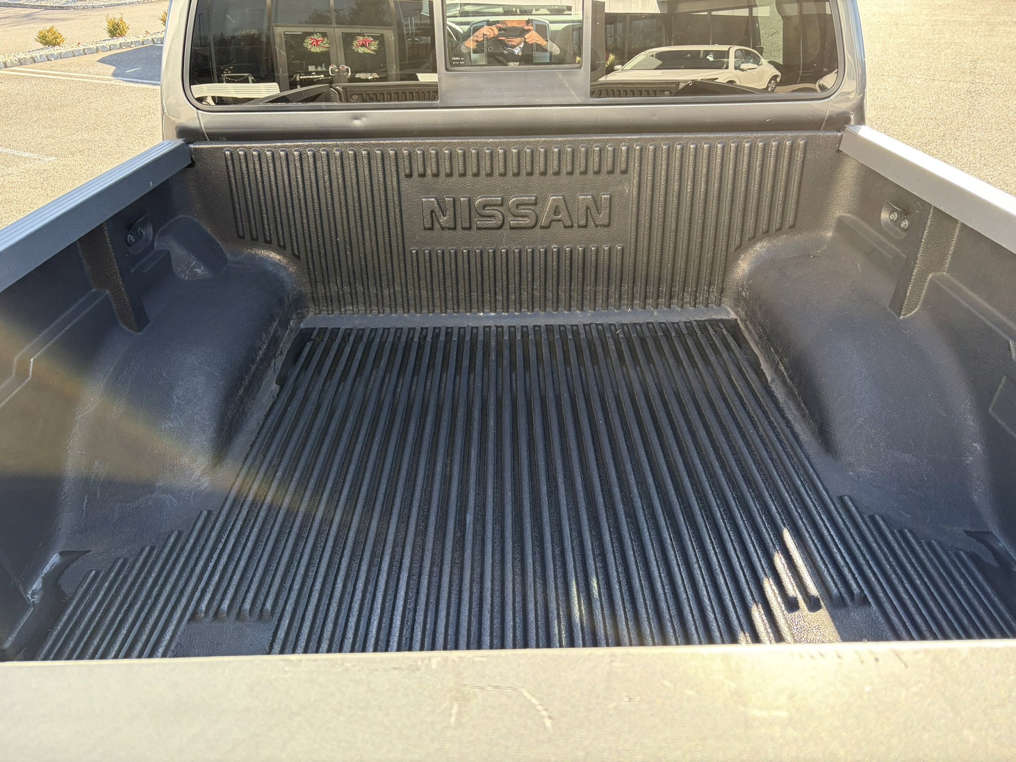 Used 2019 Nissan Frontier SV image 8