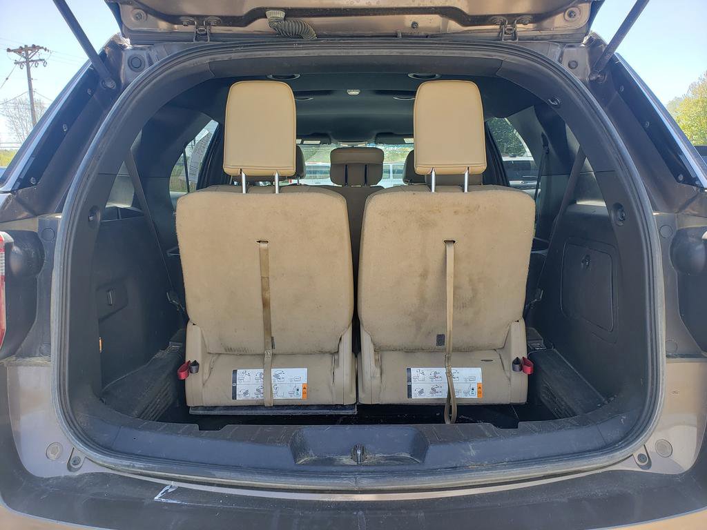 Used 2016 Ford Explorer XLT w/ Equipment Group 202A AWD/4WD image 5