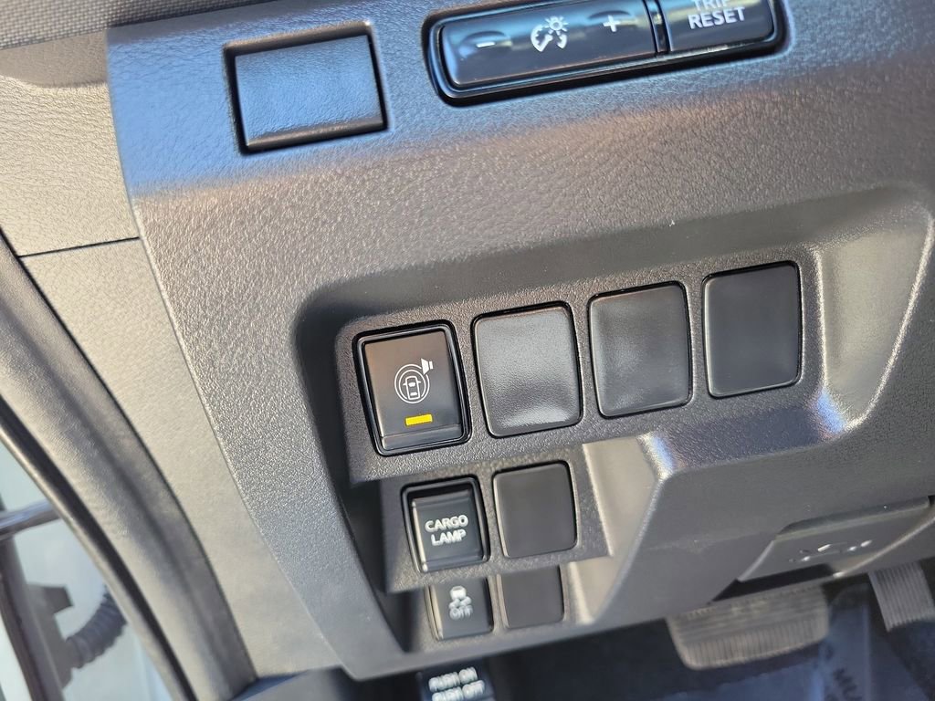 Certified 2023 Nissan Frontier SV w/ Midnight Edition Package image 21