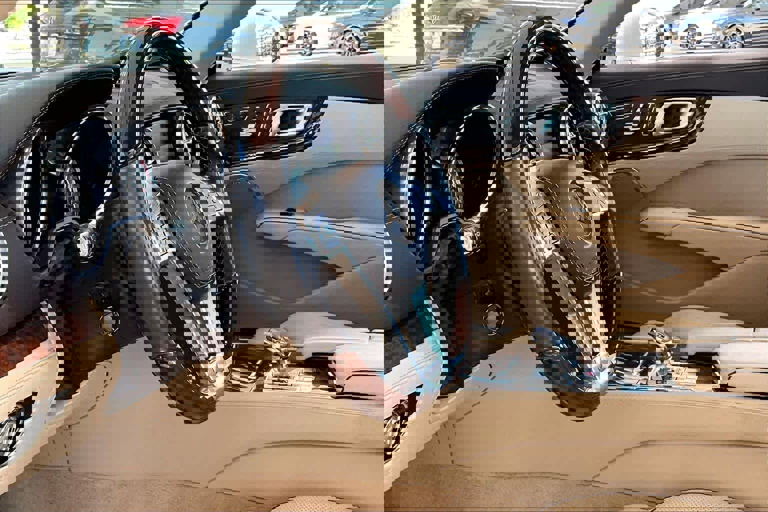 Used 2014 Mercedes-Benz SL 550 image 16