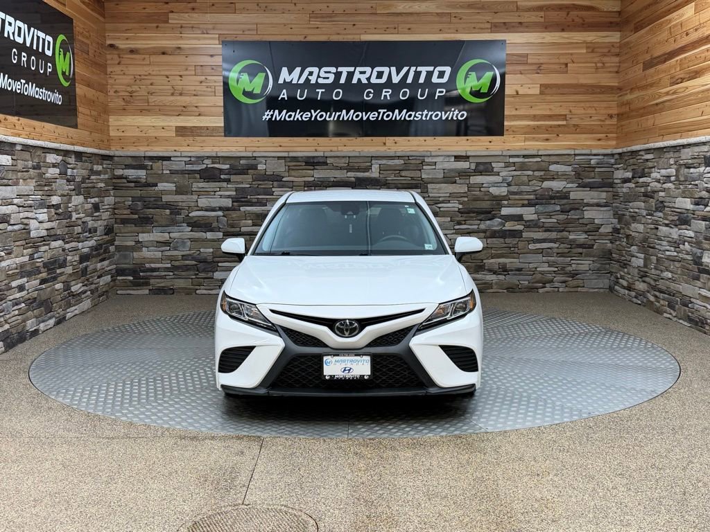 Used 2020 Toyota Camry SE image 3