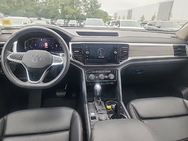 Used 2023 Volkswagen Atlas SEL AWD/4WD image 11