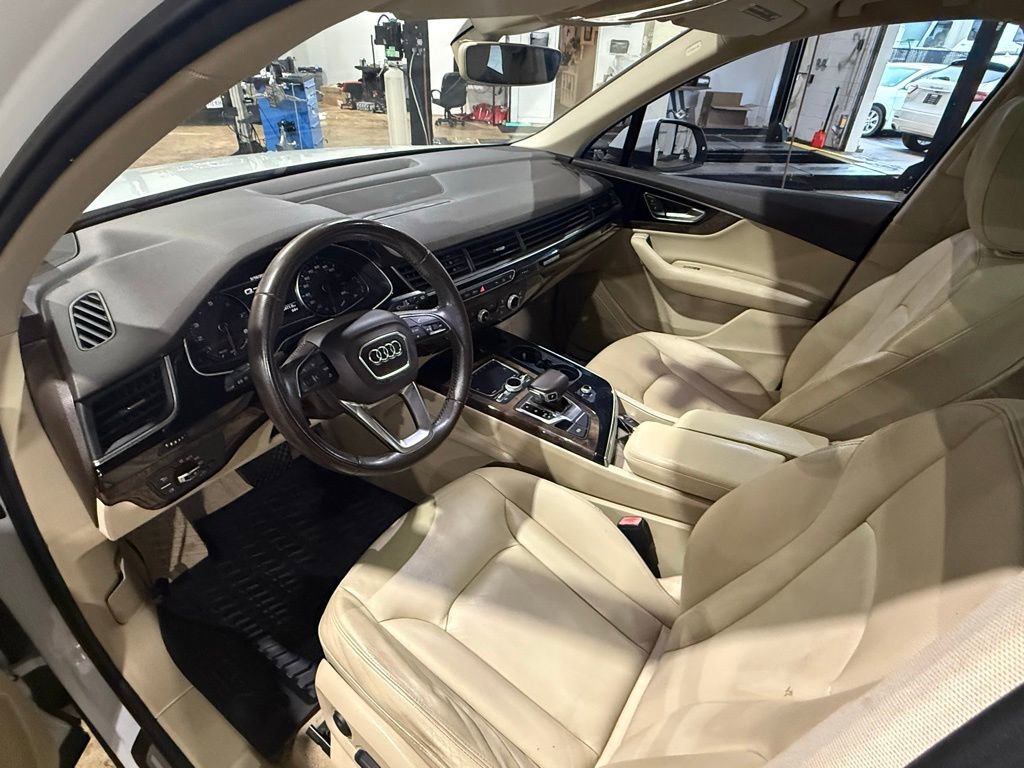 Used 2017 Audi Q7 3.0T Premium image 12