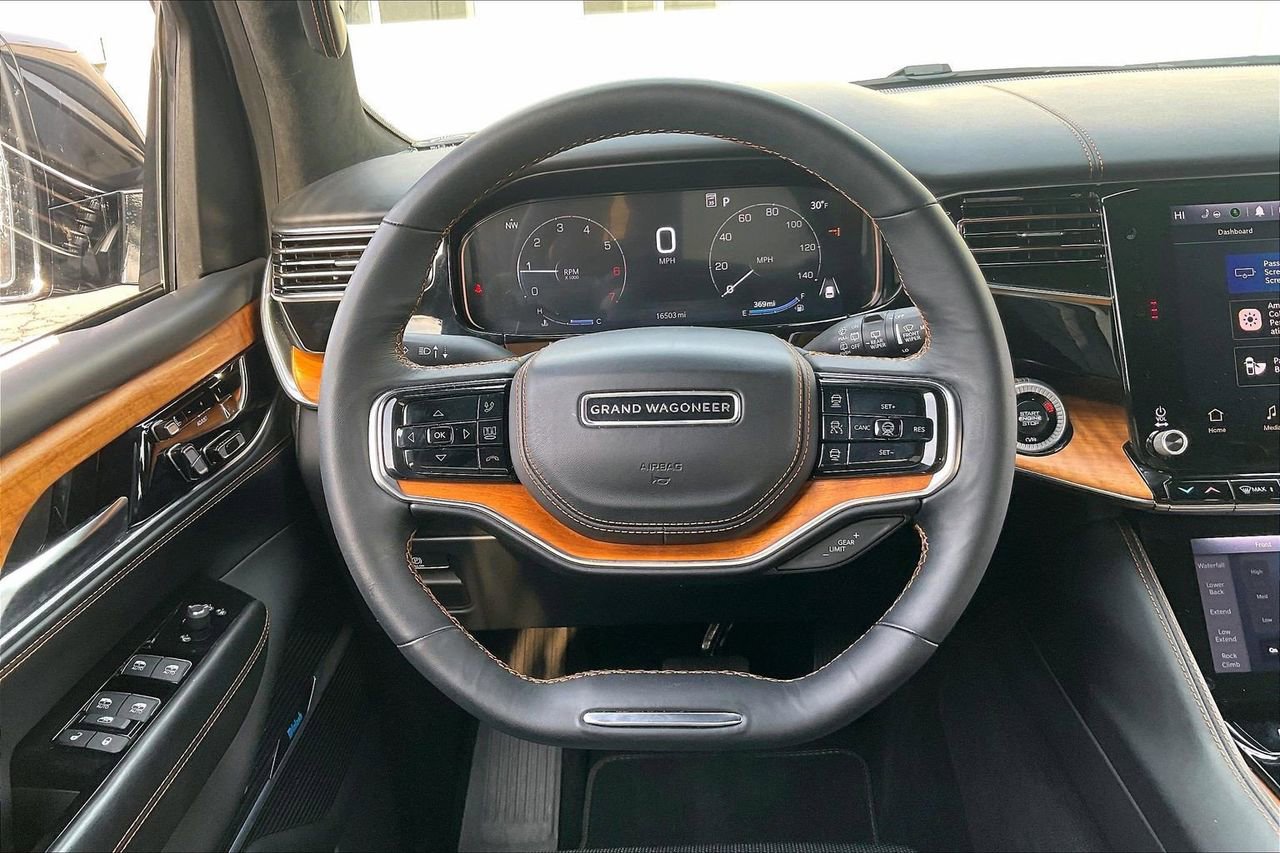 Used 2024 Jeep Grand Wagoneer Series III w/ HD Trailer Tow Package image 10