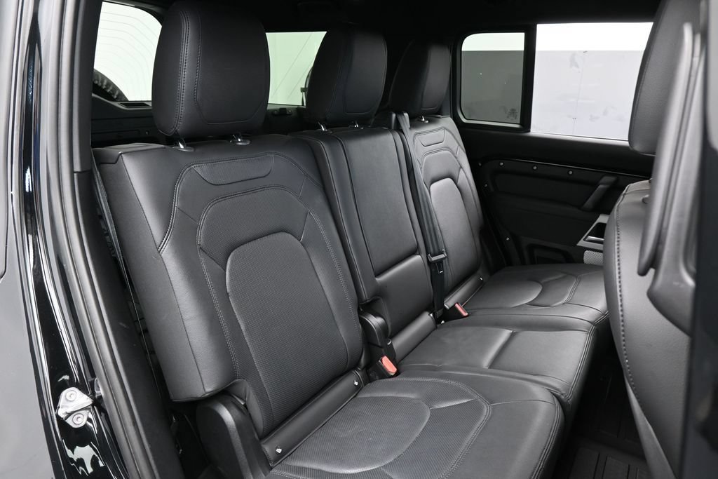 Used 2023 Land Rover Defender 130 SE AWD/4WD image 46