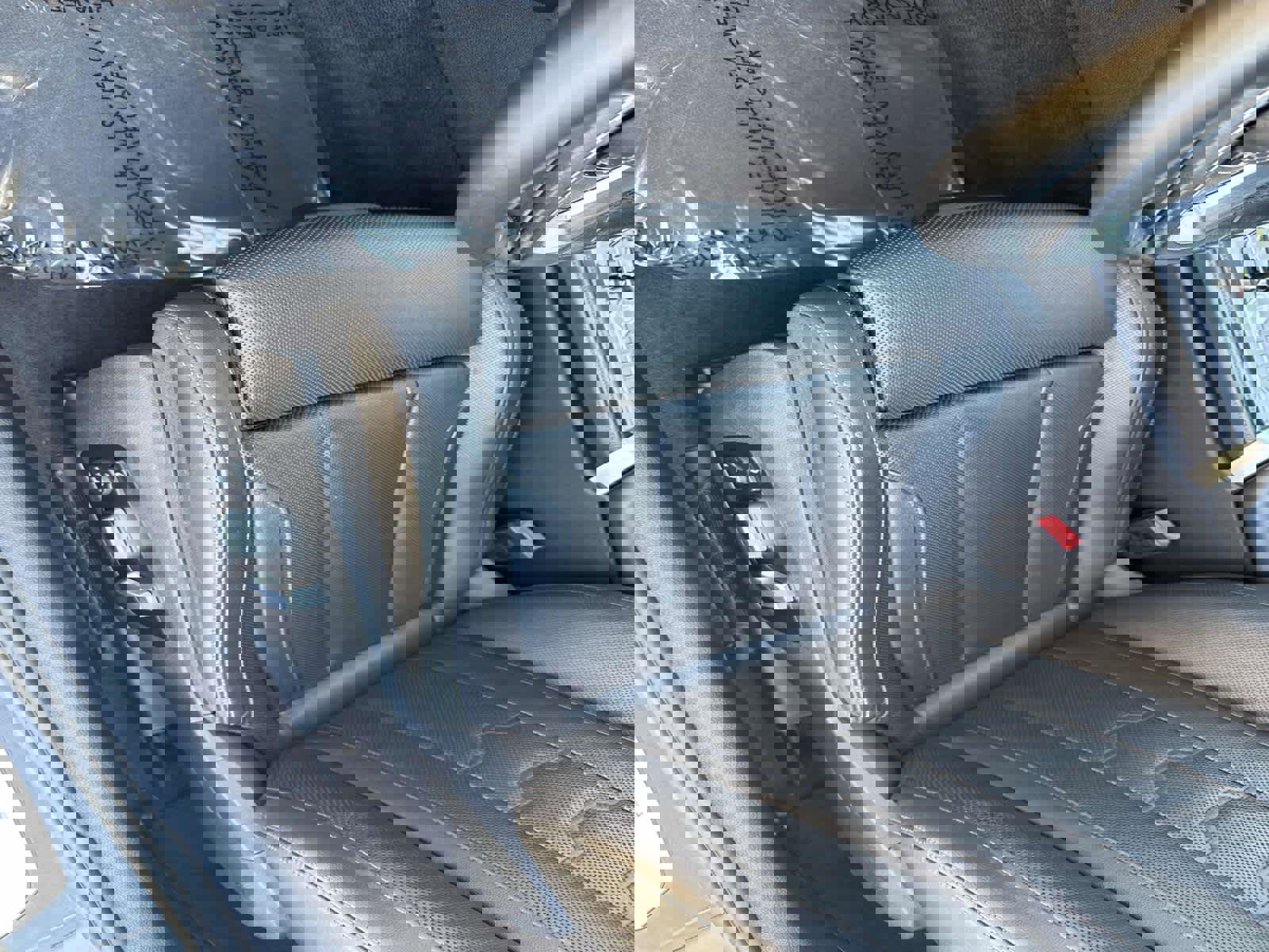 Used 2020 BMW 840i Convertible w/ Comfort Seating Package image 13