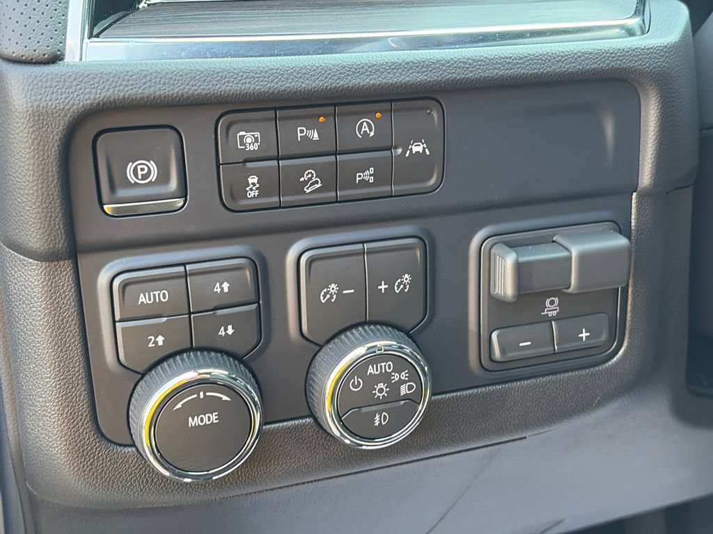 New 2026 Chevrolet Tahoe Premier w/ Sun And Tow Package AWD/4WD image 20