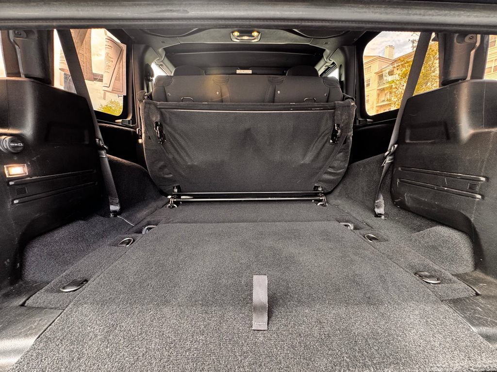 Used 2022 Jeep Wrangler Sport AWD/4WD image 19
