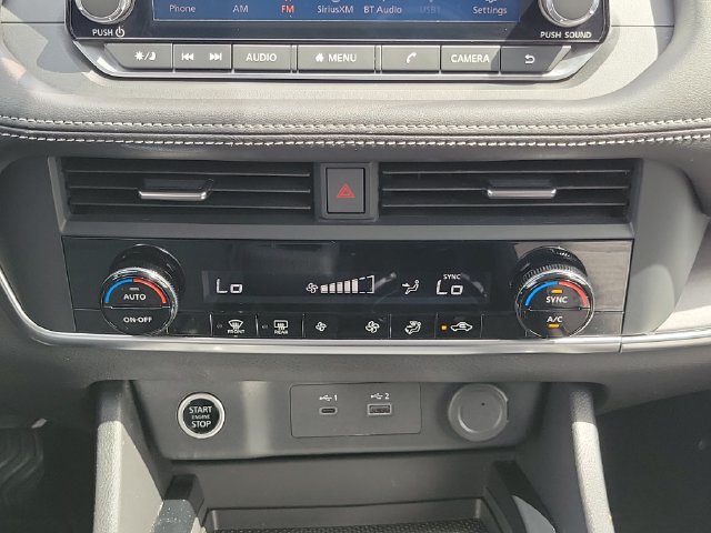 Used 2023 Nissan Rogue SV FWD image 17