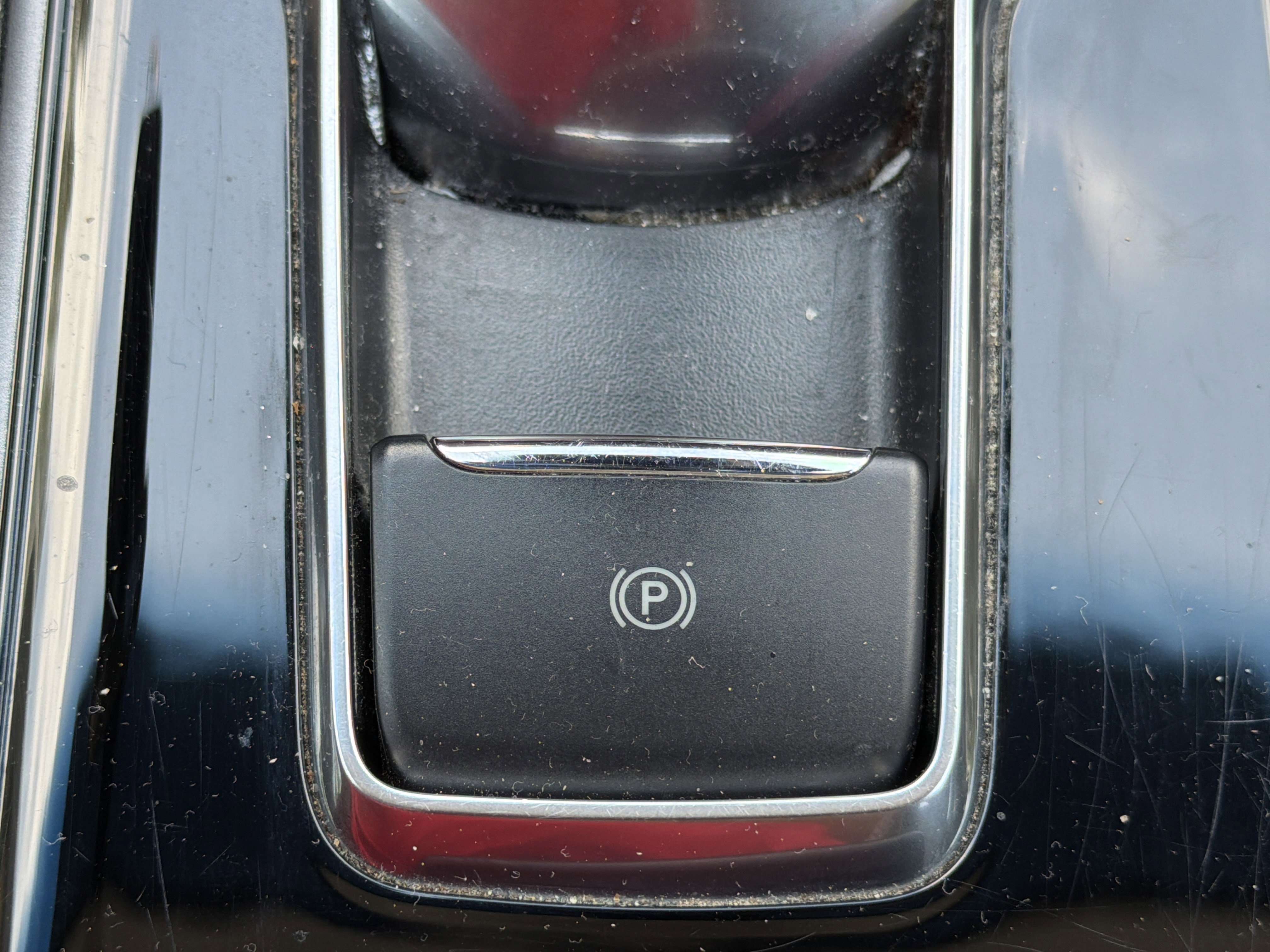 Used 2020 Ford Edge SE FWD image 9