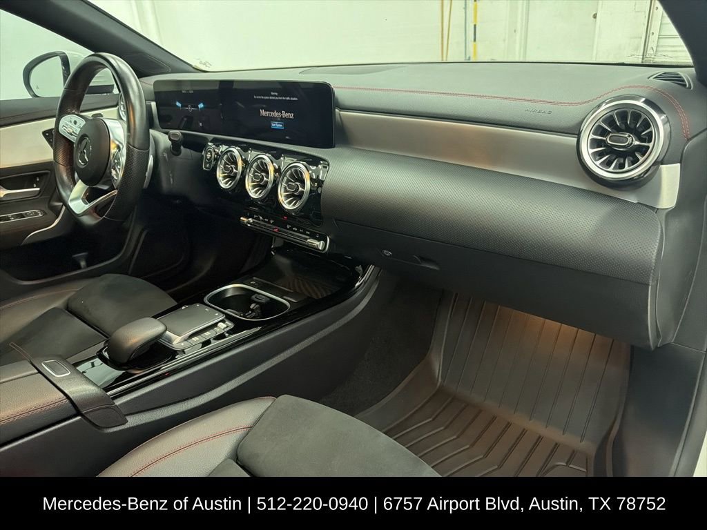Used 2023 Mercedes-Benz CLA 250 image 28