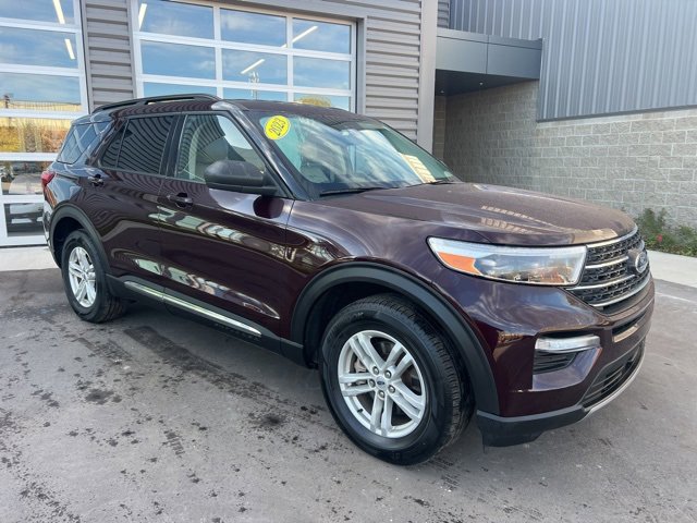 Certified 2023 Ford Explorer XLT w/ Equipment Group 202A image 3