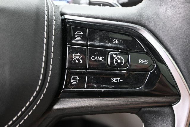 Used 2022 Jeep Grand Cherokee L Overland w/ Luxury Tech Group IV AWD/4WD image 31