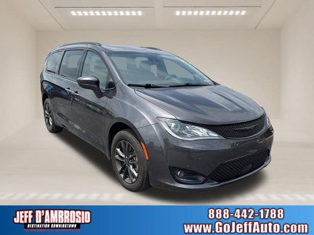 Used 2020 Chrysler Pacifica Touring-L w/ Advanced Safetytec Group