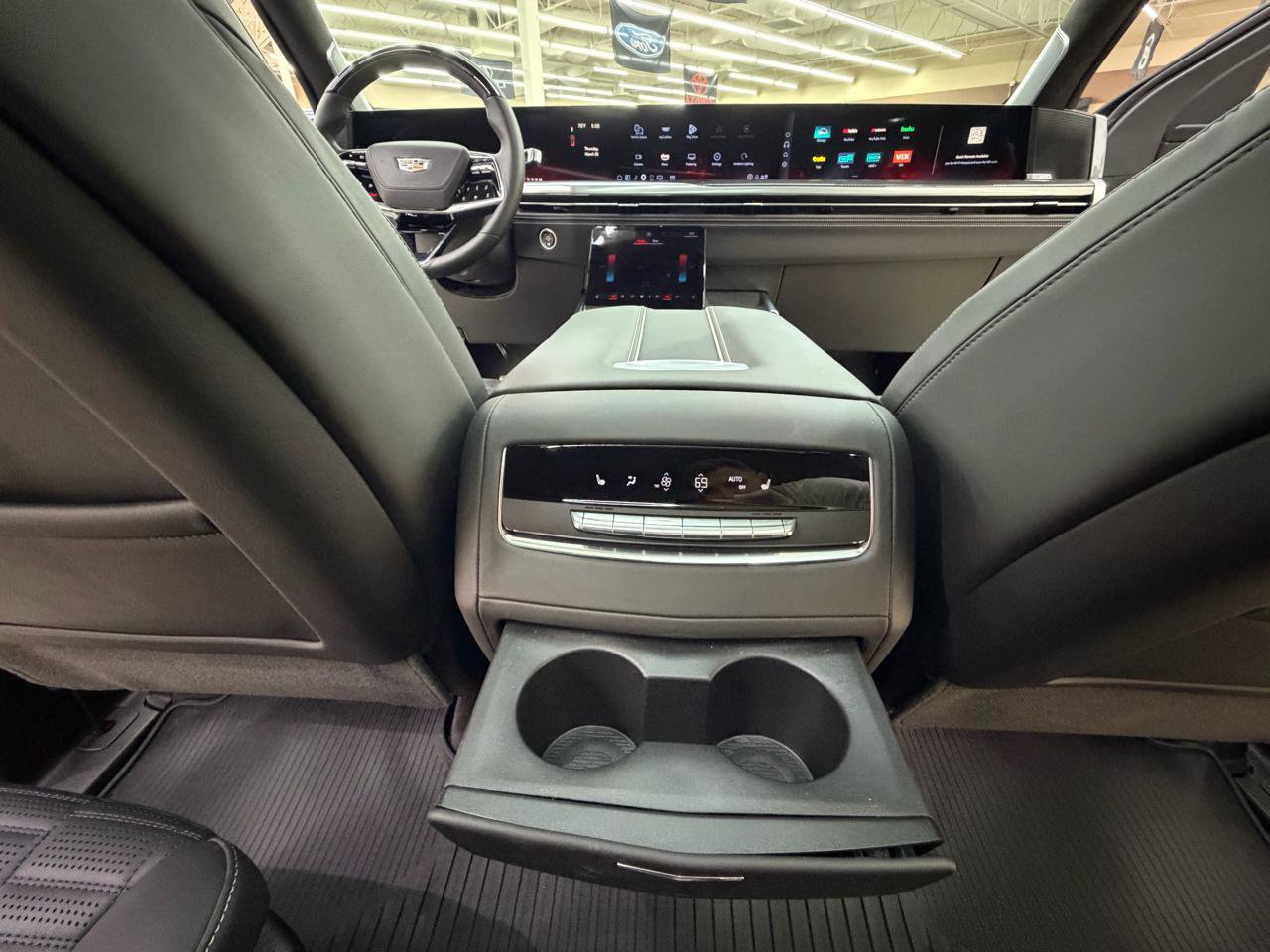 Used 2025 Cadillac Escalade V w/ LPO, ONYX Package image 60