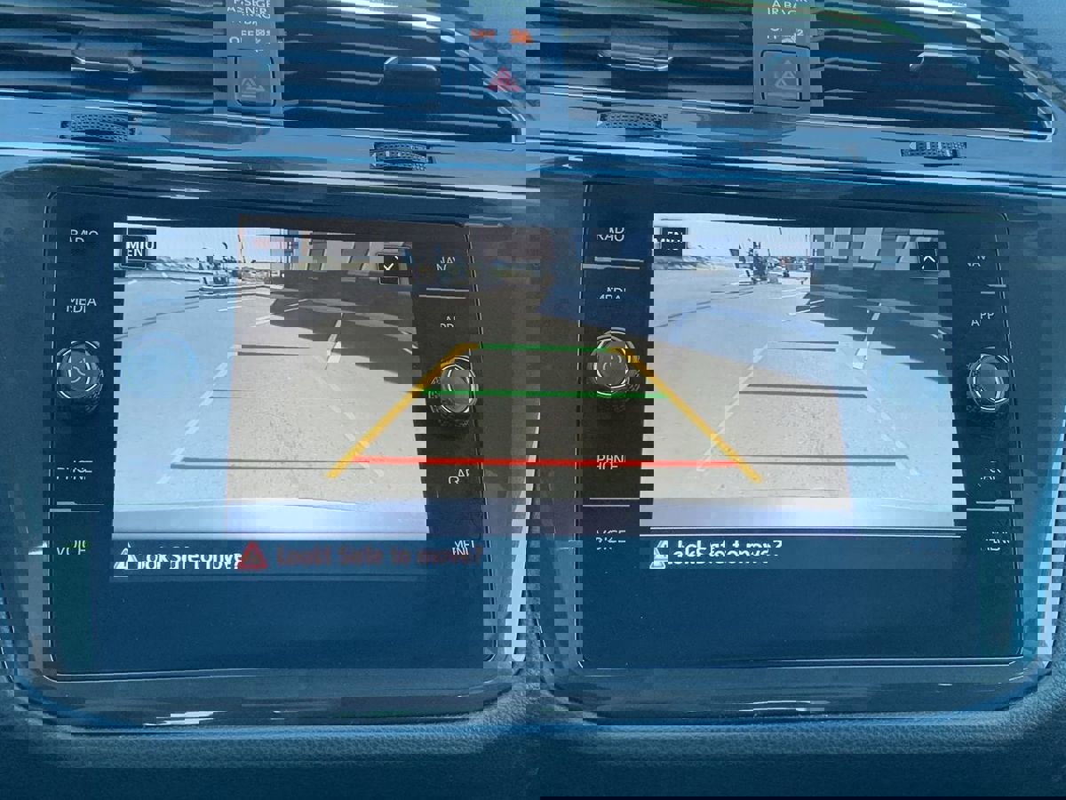 Used 2020 Volkswagen Tiguan SE R-Line image 24