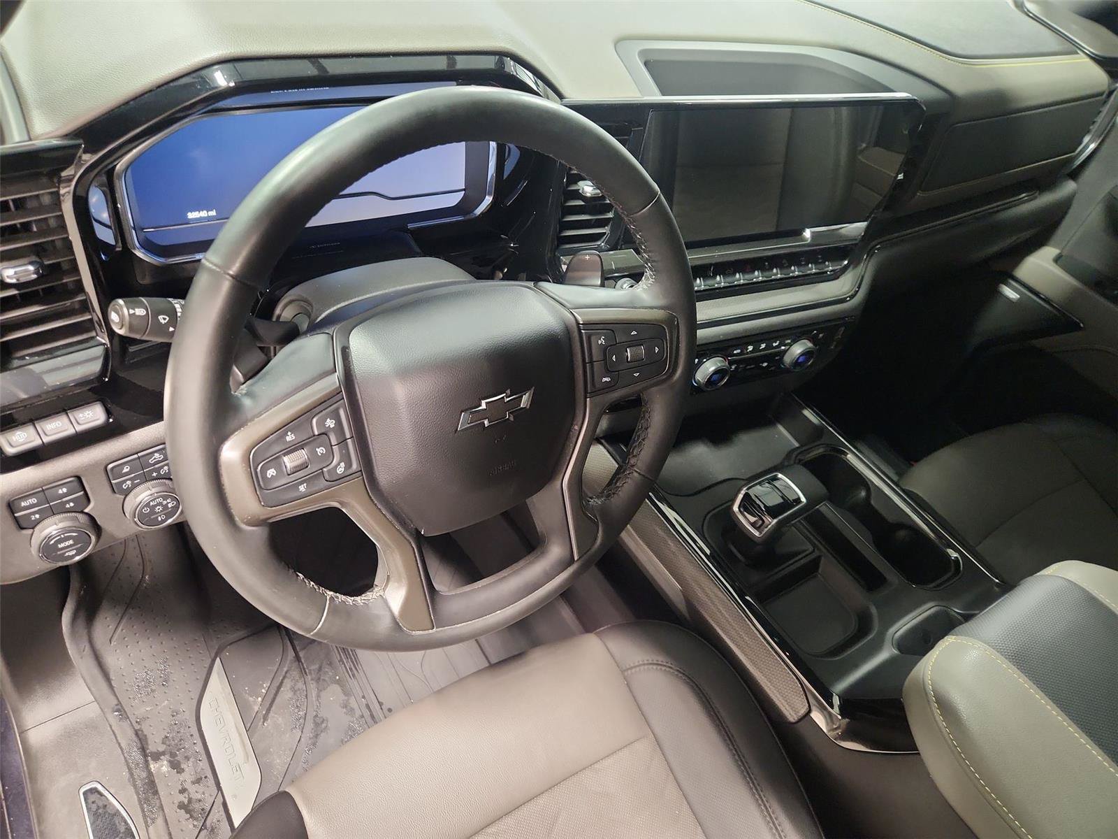 Used 2023 Chevrolet Silverado 1500 ZR2 w/ Technology Package AWD/4WD image 10