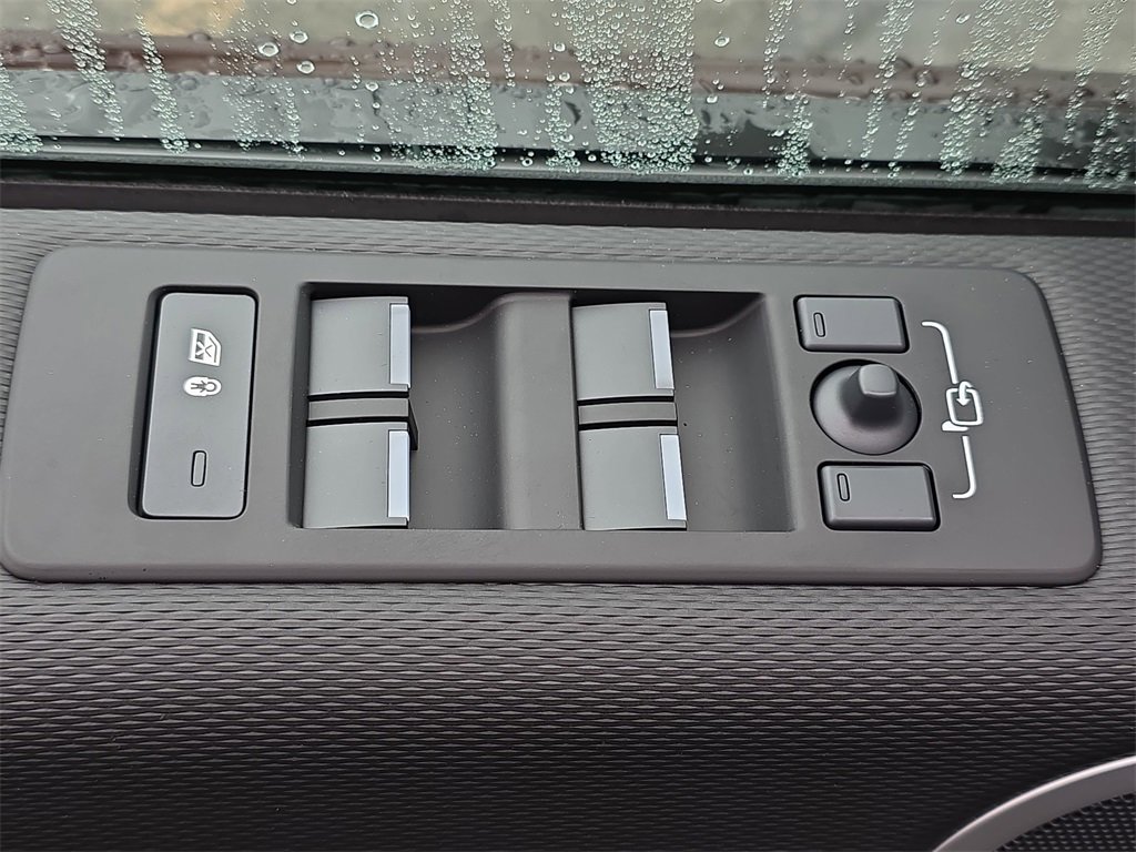 New 2026 Land Rover Discovery Limited Edition image 29