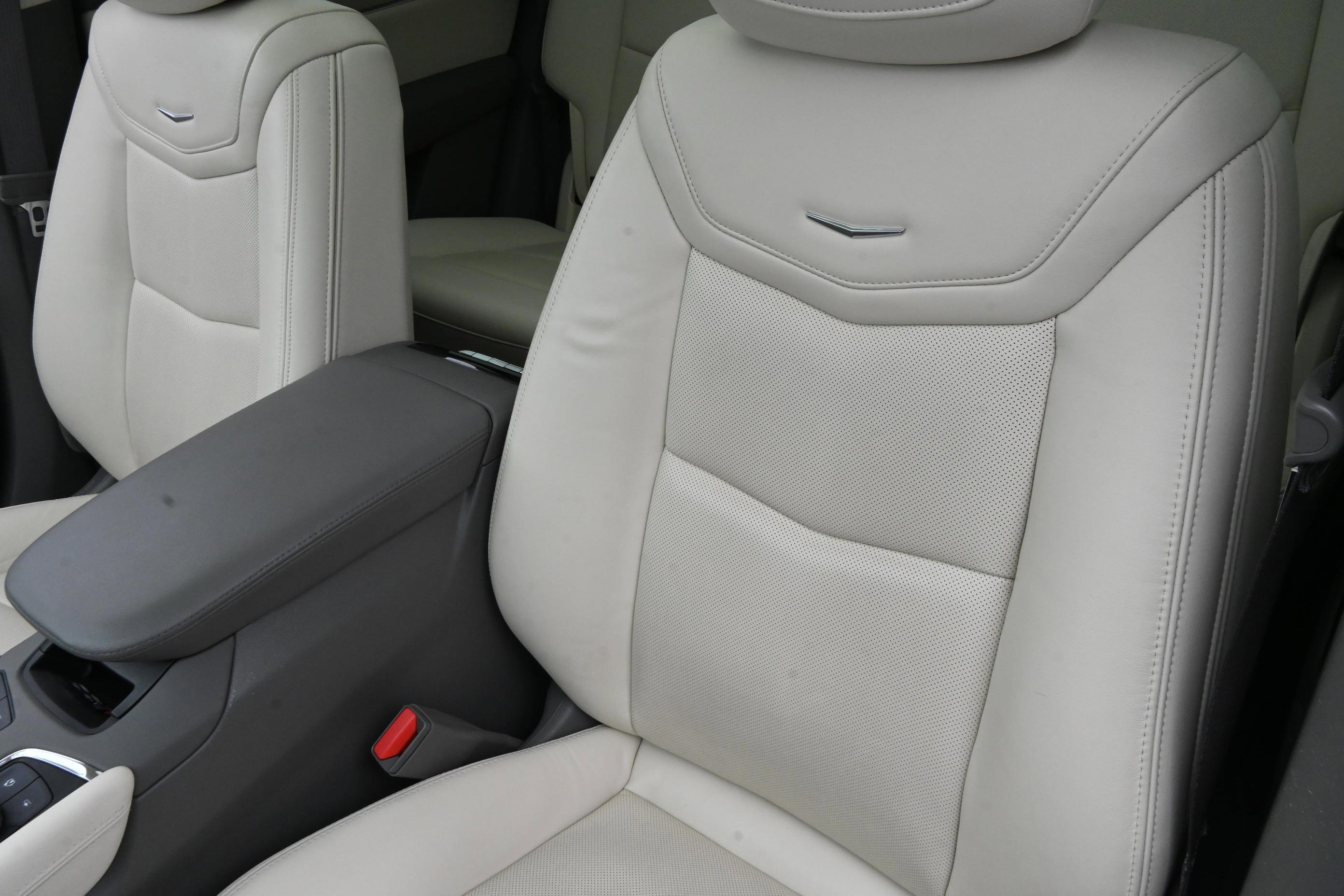 Used 2022 Cadillac XT5 Premium Luxury w/ Technology Package FWD image 10