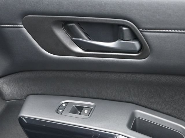 Used 2024 Nissan Pathfinder SV image 36