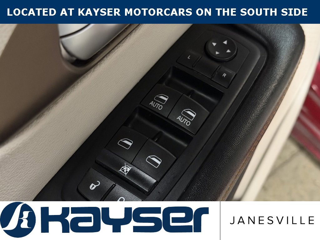 Used 2017 Chrysler Pacifica Touring image 24