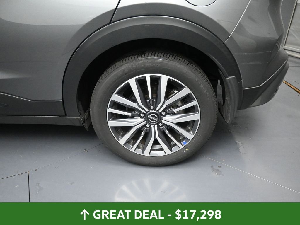 Used 2024 Nissan Kicks SV image 16