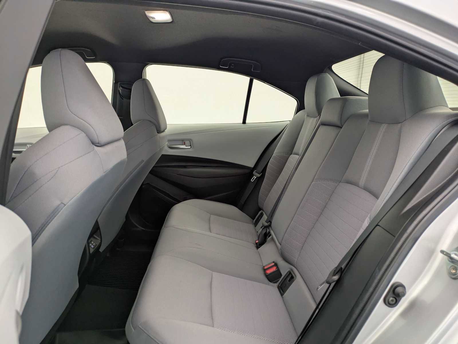 Used 2025 Toyota Corolla SE w/ Convenience Package FWD image 20