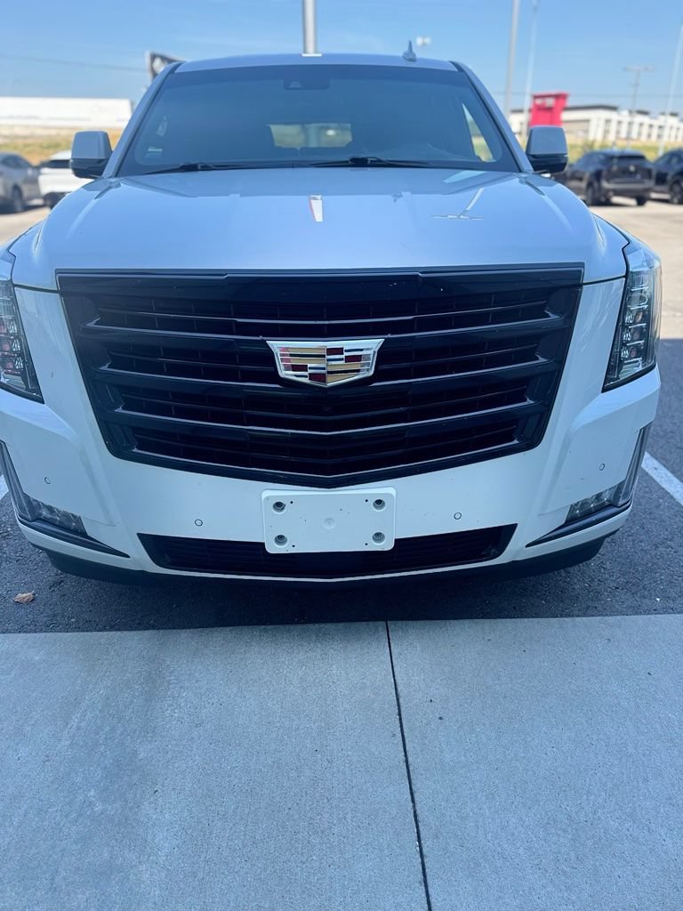 Used 2018 Cadillac Escalade Platinum AWD/4WD image 8