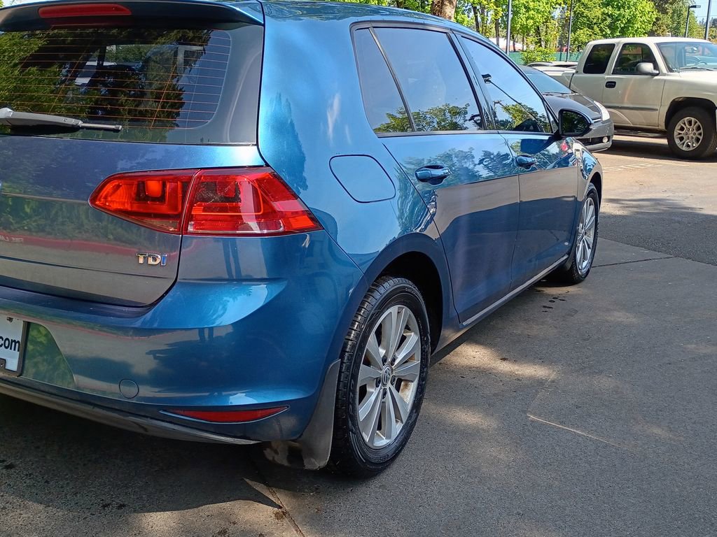 Used 2015 Volkswagen Golf TDI S FWD image 4