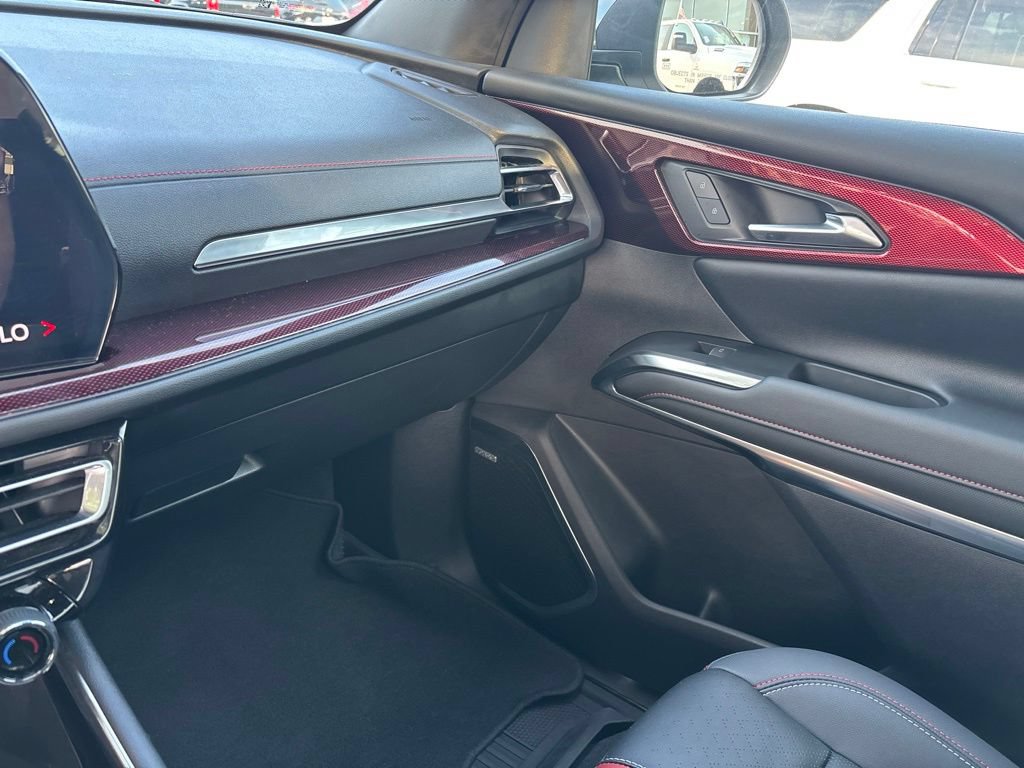 Used 2024 Chevrolet Traverse RS w/ LPO, Floor Liner Package FWD image 17