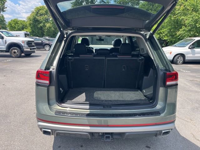 Used 2024 Volkswagen Atlas Peak Edition SE AWD/4WD image 15