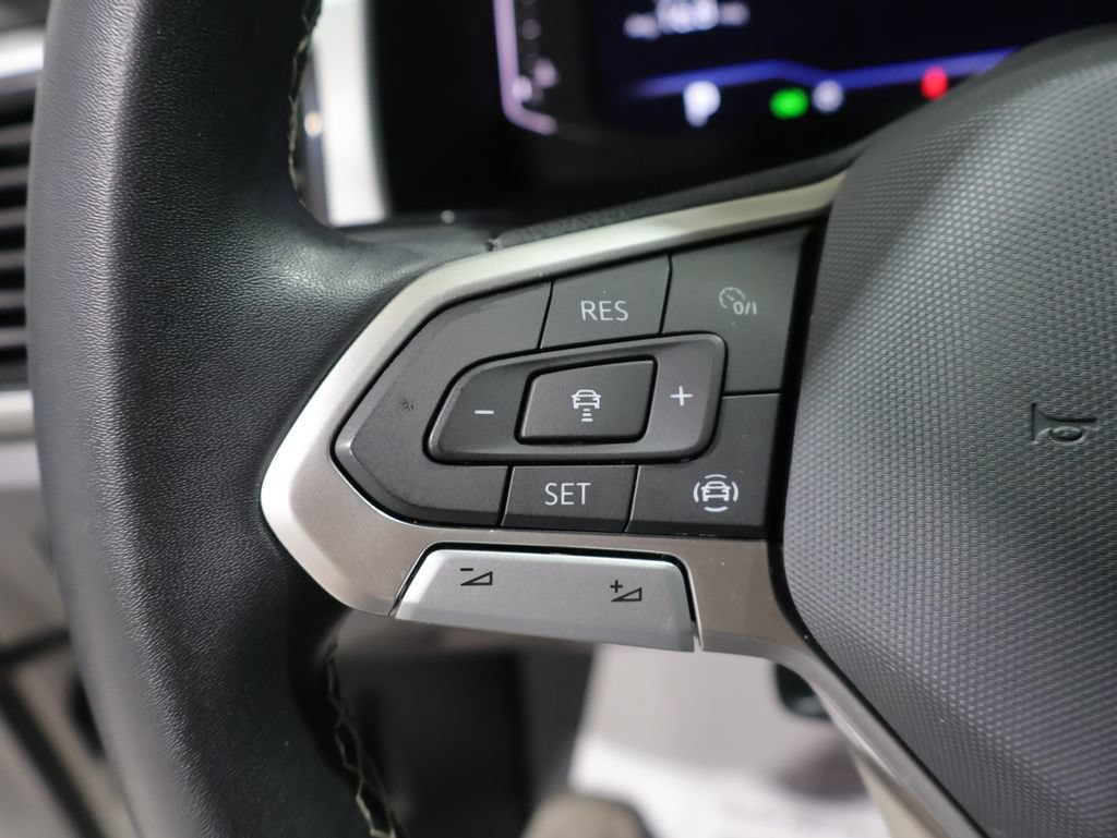 Used 2023 Volkswagen Atlas SE AWD/4WD image 32