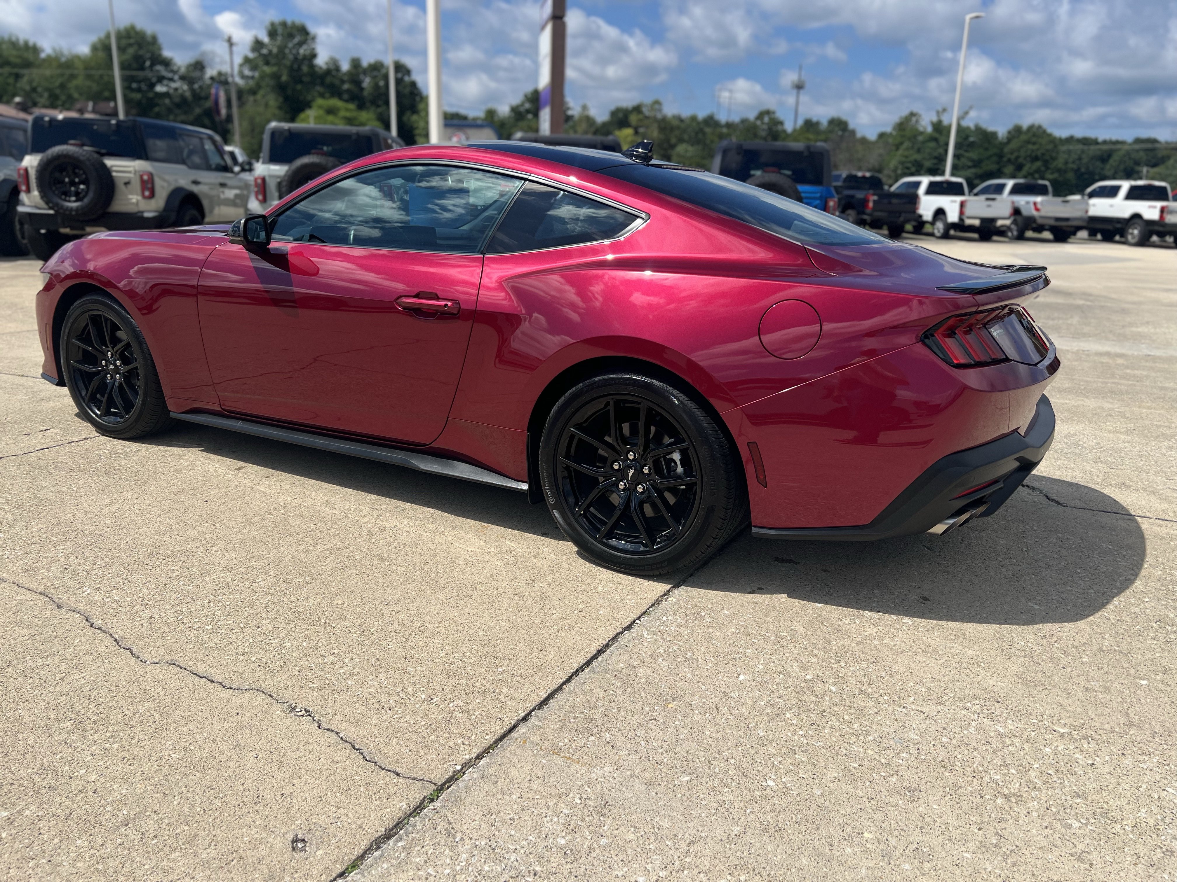 Used 2025 Ford Mustang Premium RWD image 7