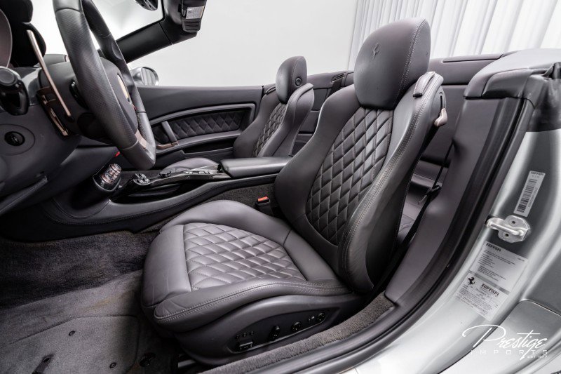 Used 2014 Ferrari California image 33