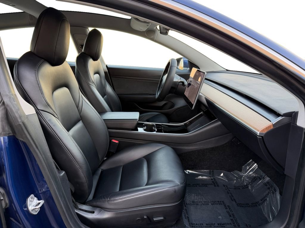 Used 2020 Tesla Model 3 Standard Range image 18