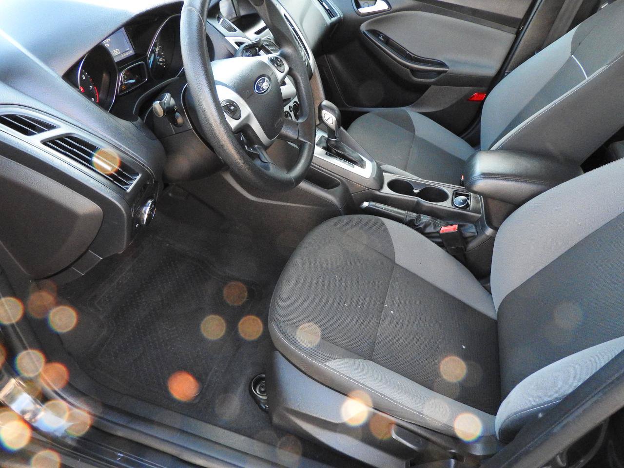 Used 2014 Ford Focus SE FWD image 6