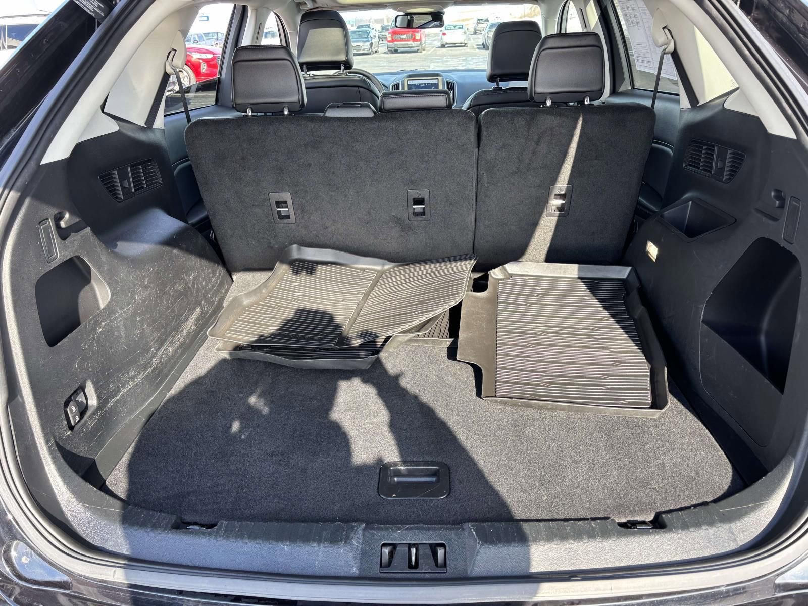 Used 2022 Ford Edge SEL w/ Convenience Package image 11