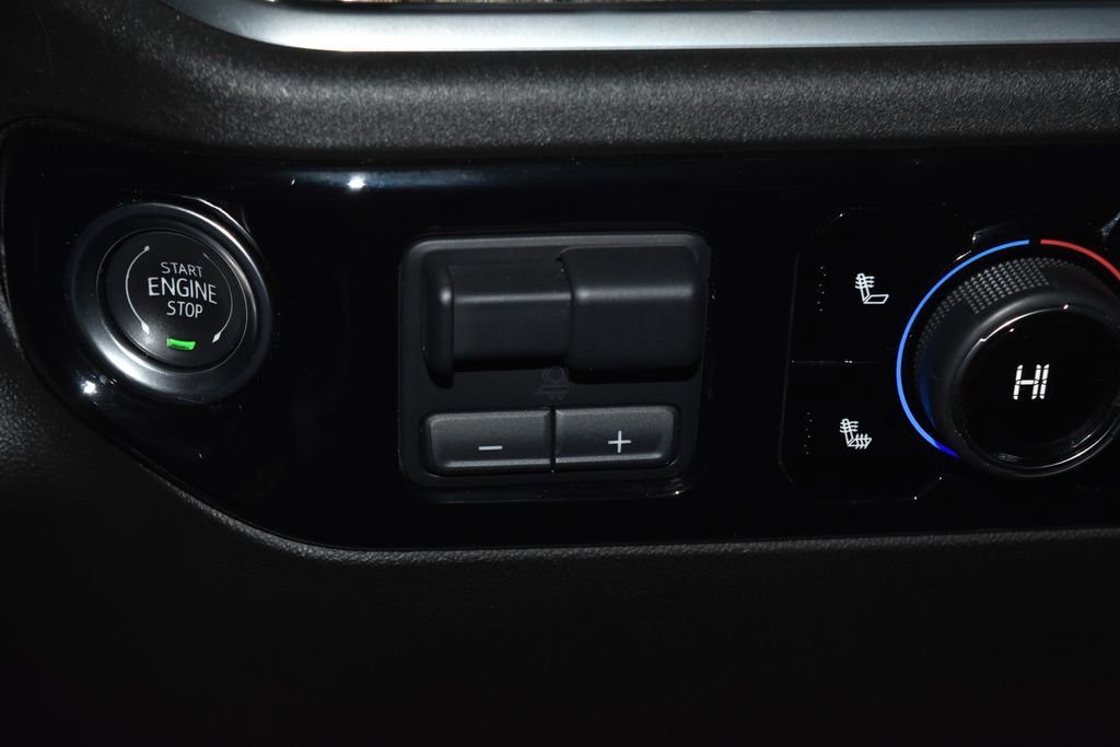 Used 2025 Chevrolet Silverado 1500 LT image 12