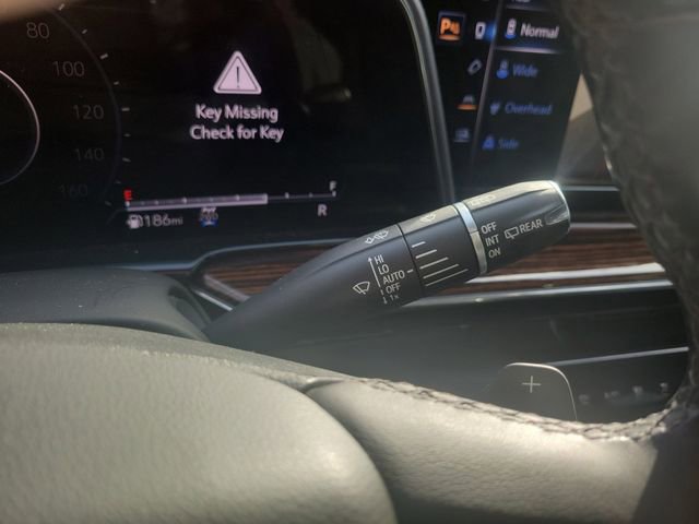 Used 2021 Cadillac Escalade Premium Luxury image 20