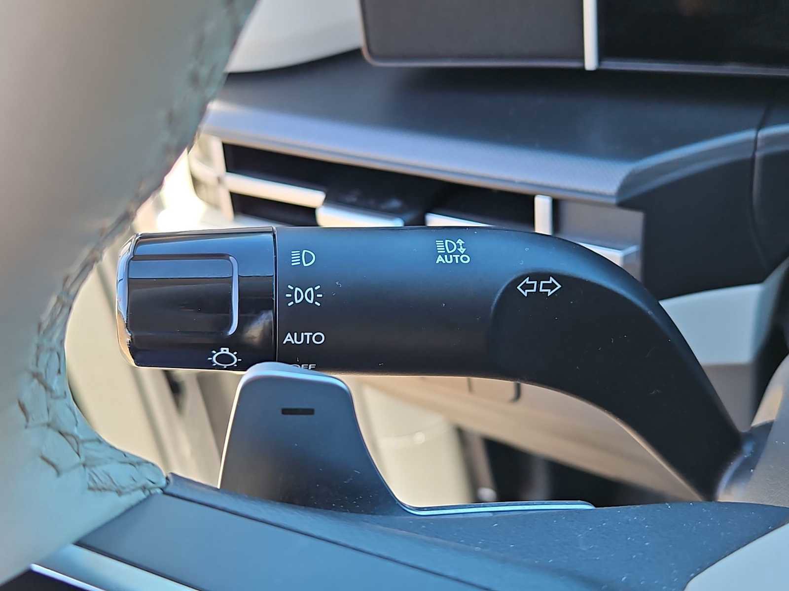 Certified 2025 Hyundai Santa Fe SEL image 26