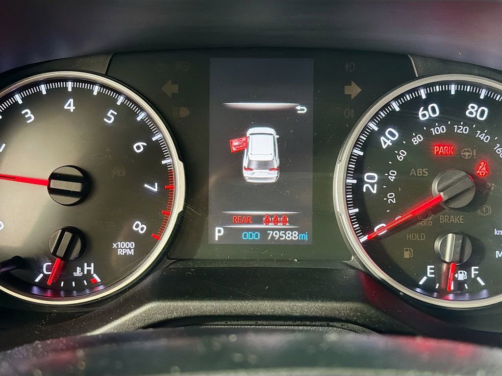 Used 2019 Toyota RAV4 LE image 12