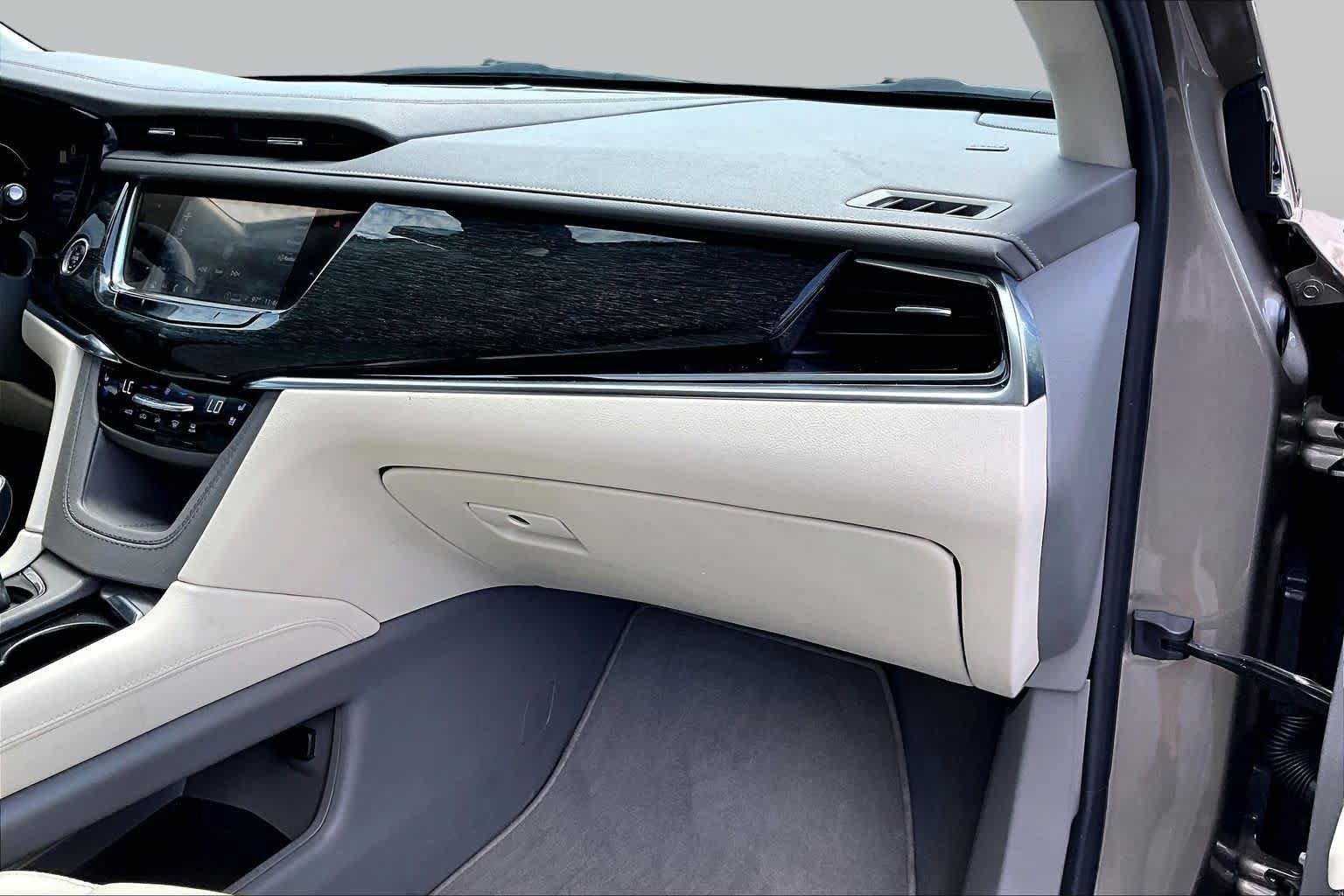 Used 2023 Cadillac XT6 Premium Luxury FWD image 19