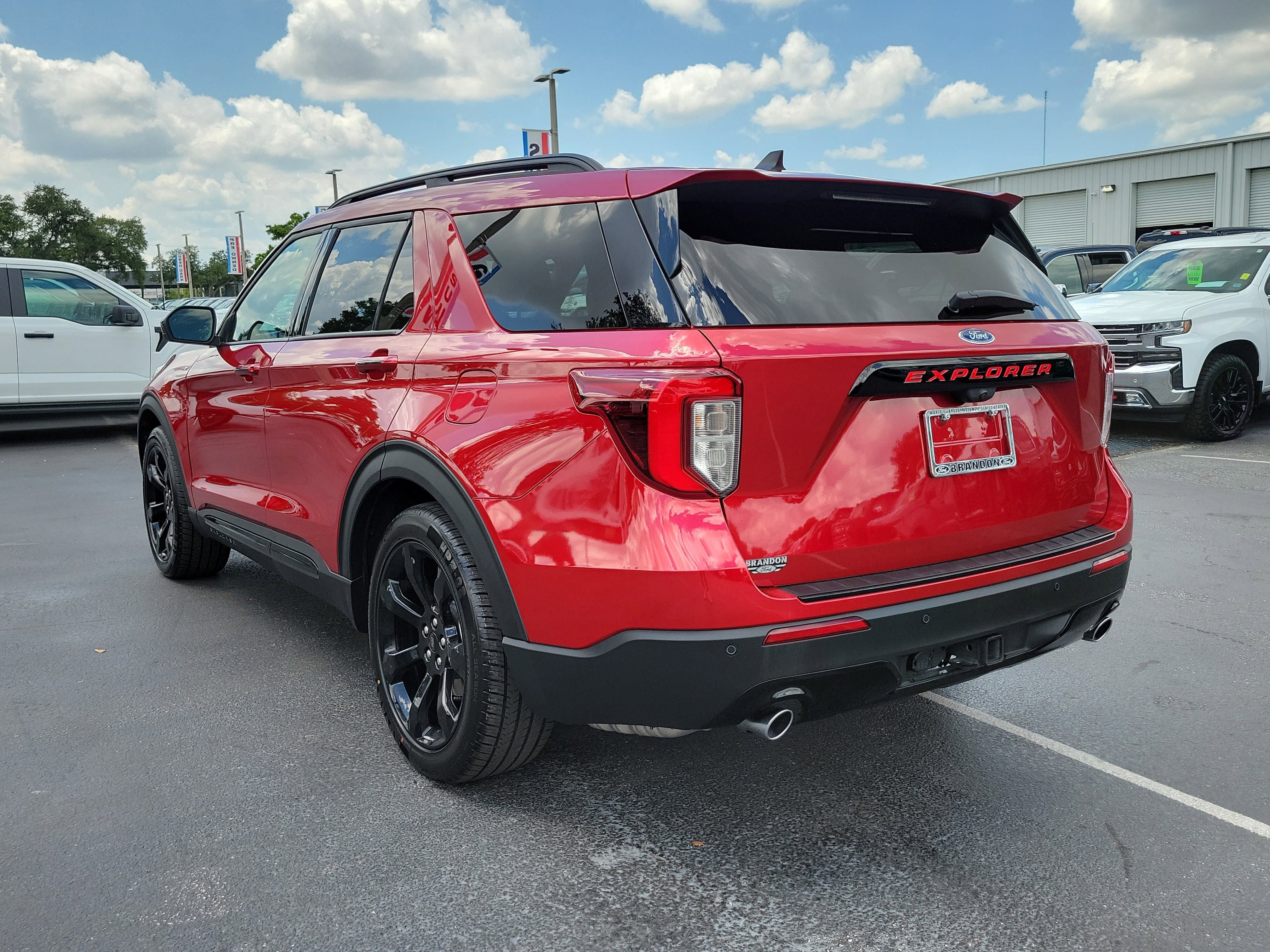 Certified 2024 Ford Explorer ST-Line w/ Class IV Trailer Tow Package RWD image 7