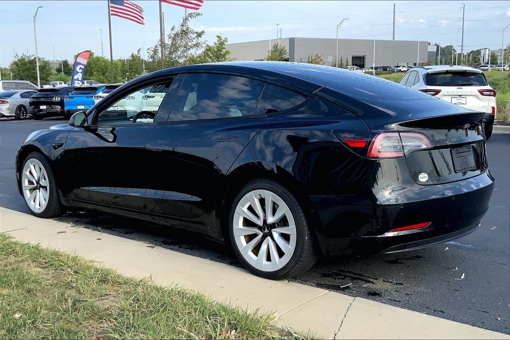 Used 2021 Tesla Model 3 Standard Range Plus RWD image 2