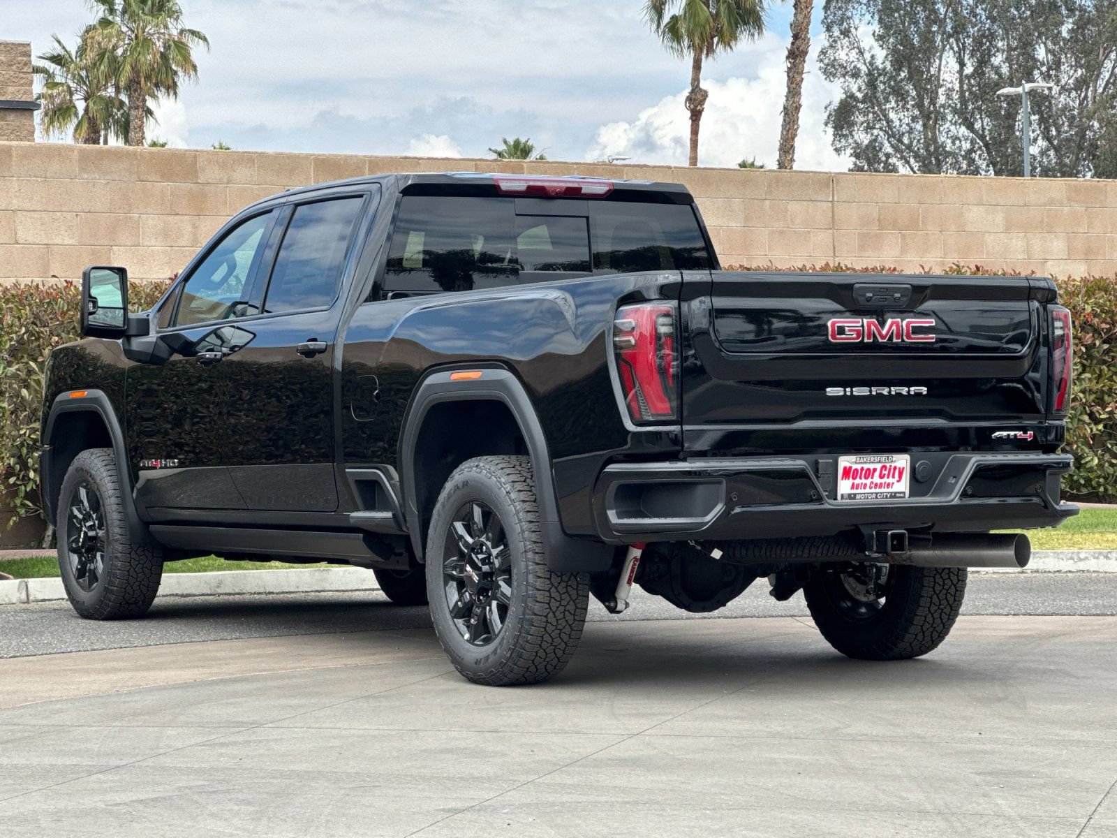 New 2026 GMC Sierra 2500 AT4 w/ AT4 Premium Plus Package AWD/4WD image 6